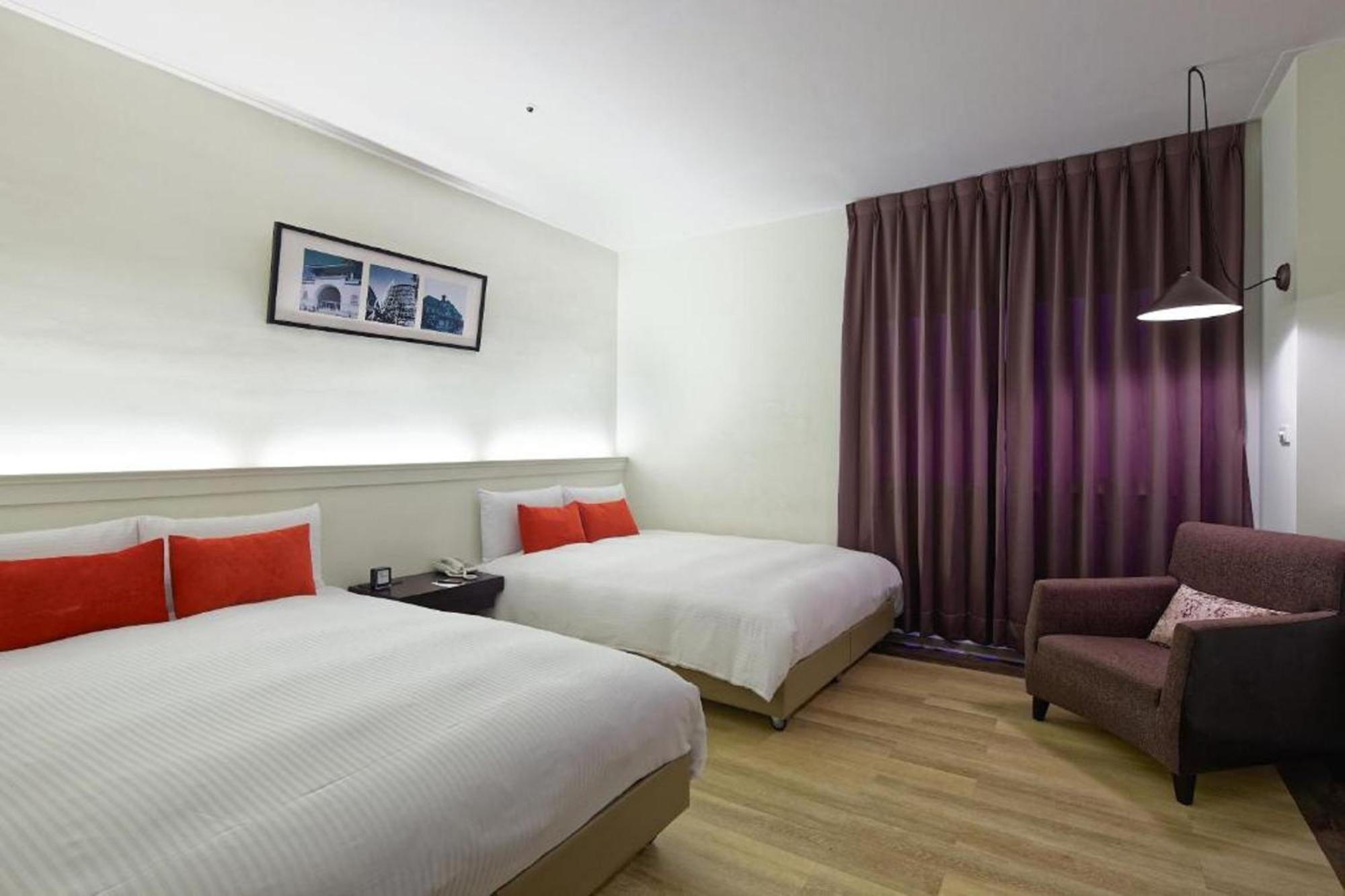 53 Hotel Taichung Dış mekan fotoğraf