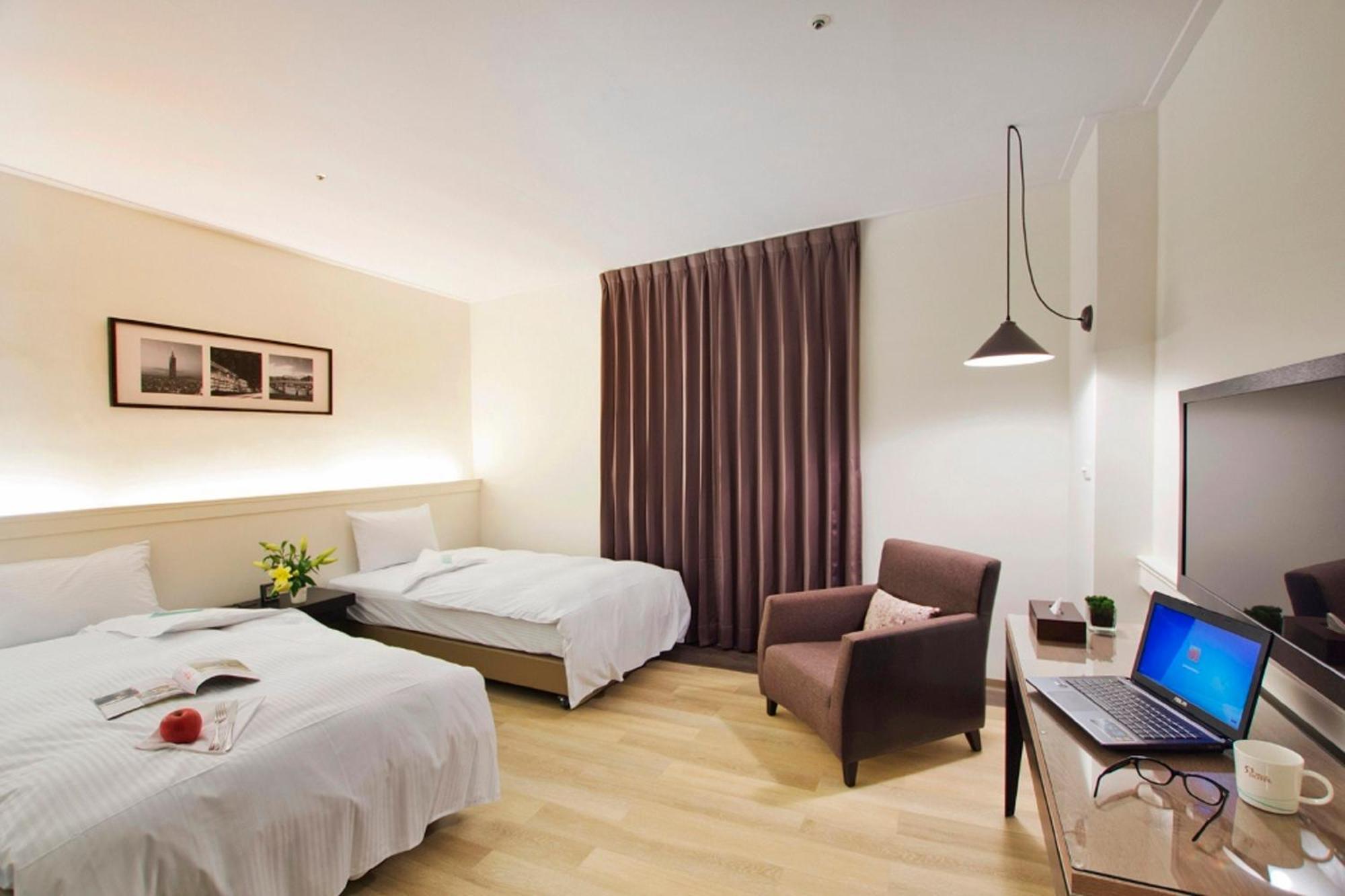 53 Hotel Taichung Dış mekan fotoğraf