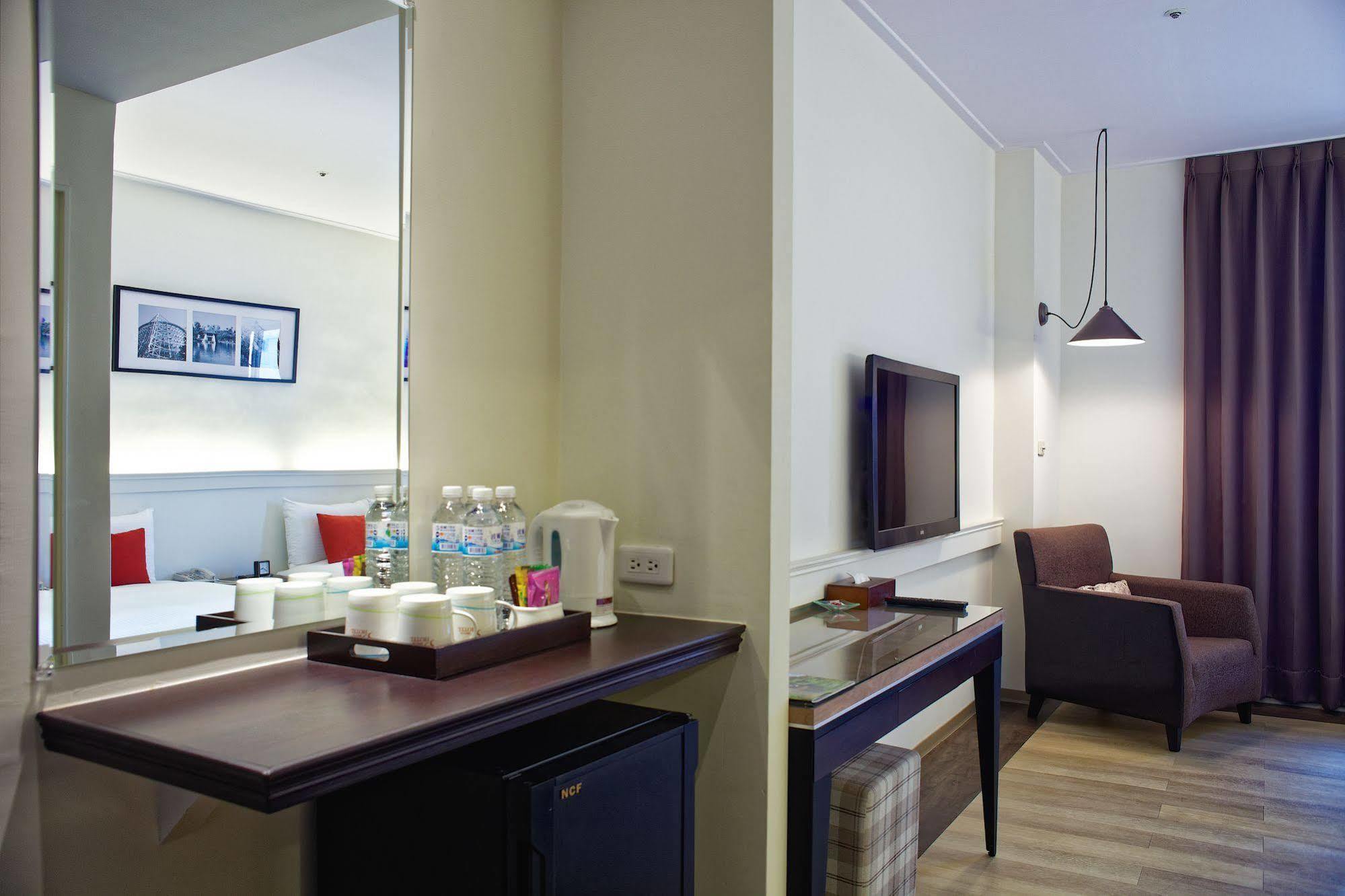 53 Hotel Taichung Dış mekan fotoğraf