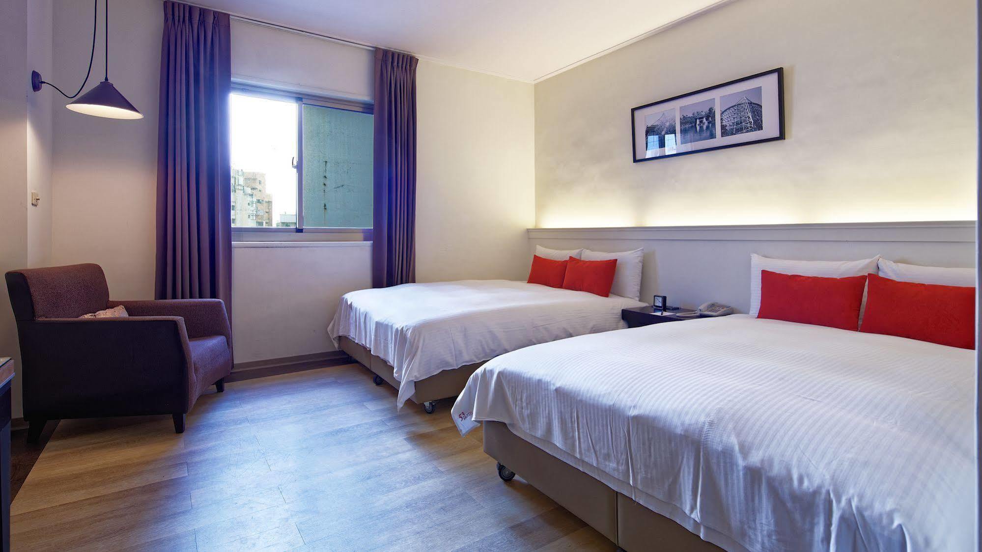 53 Hotel Taichung Dış mekan fotoğraf